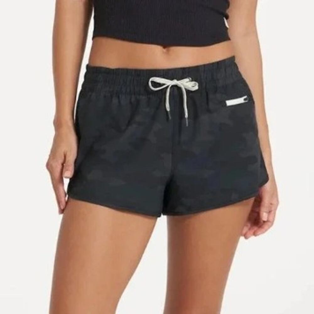 Vuori Clementine 2.0 Short Black Camo Athletic Lined Running Workout Size Small